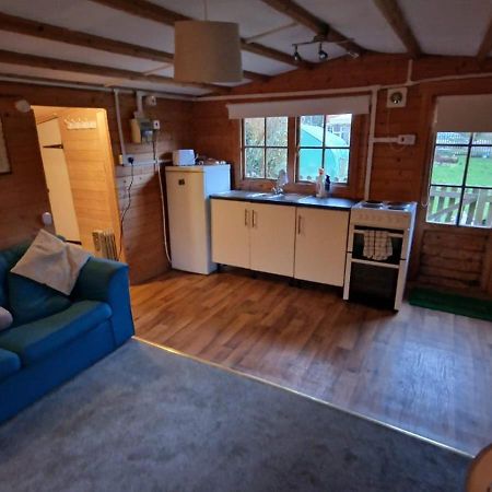 The Cabin - A Very Quiet Location Pewsey Εξωτερικό φωτογραφία
